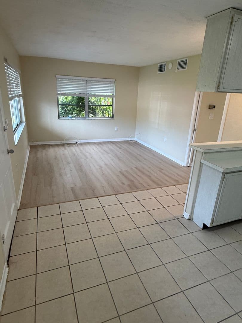 Clearwater Apartment: 2099 Kings Hwy