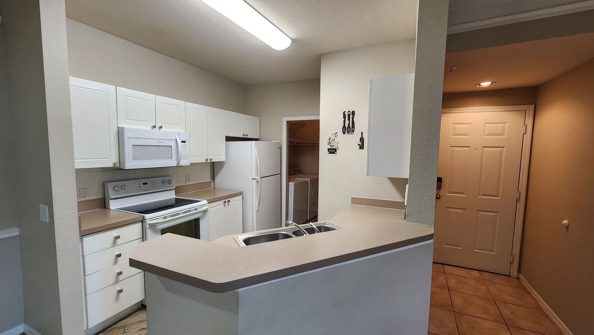 Sarasota House: 5134 Northridge Rd, #203
