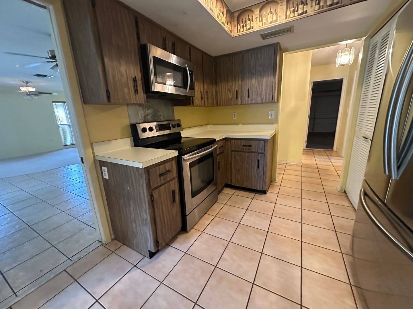 Palm Harbor House: 2361 Orangeside Rd