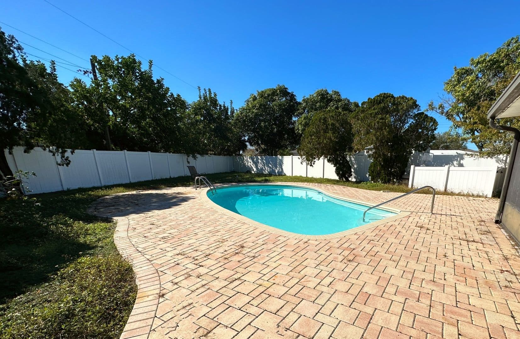 St Petersburg House: 1770 63rd Ave N,