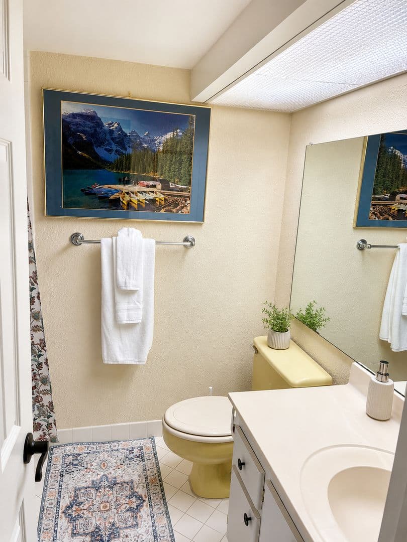Saint Petersburg House: 4575 Cove Cir Apt 506