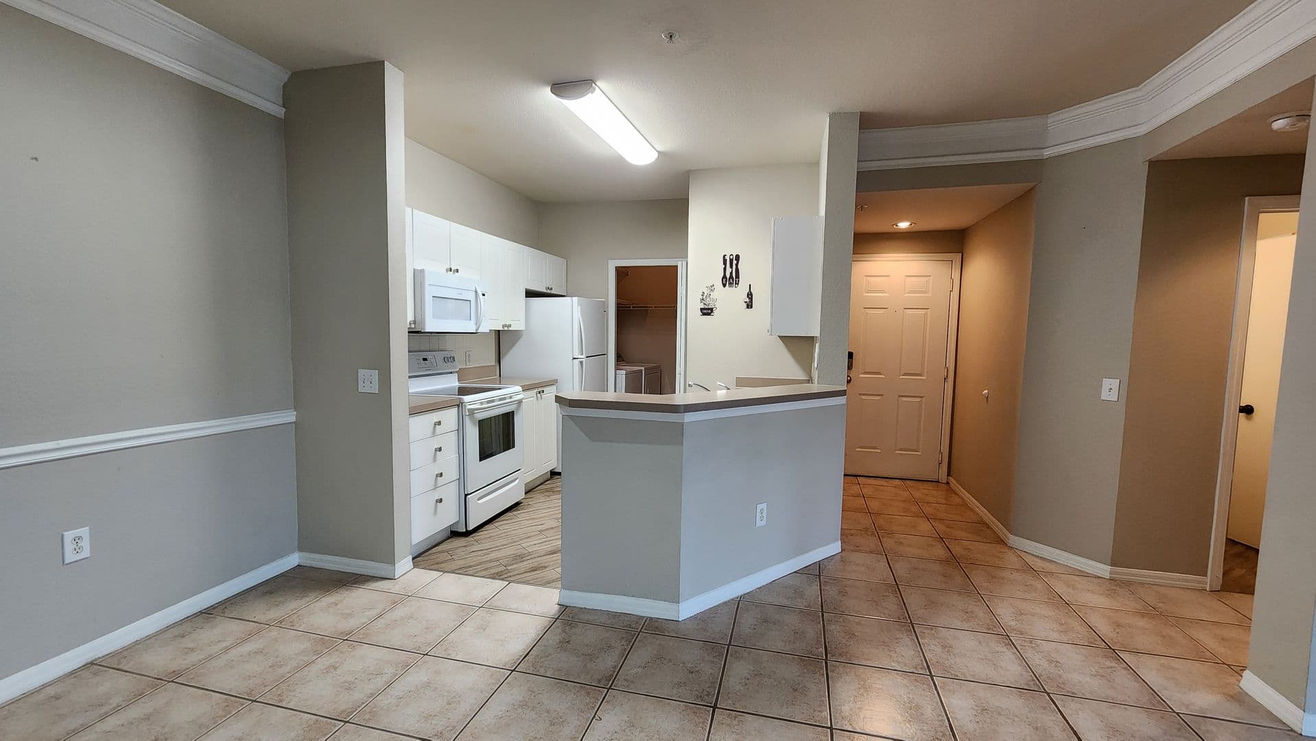 Sarasota House: 5134 Northridge Rd, #203