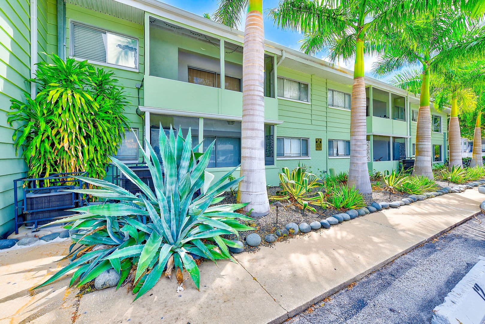 Clearwater Condo: 1329 Drew St