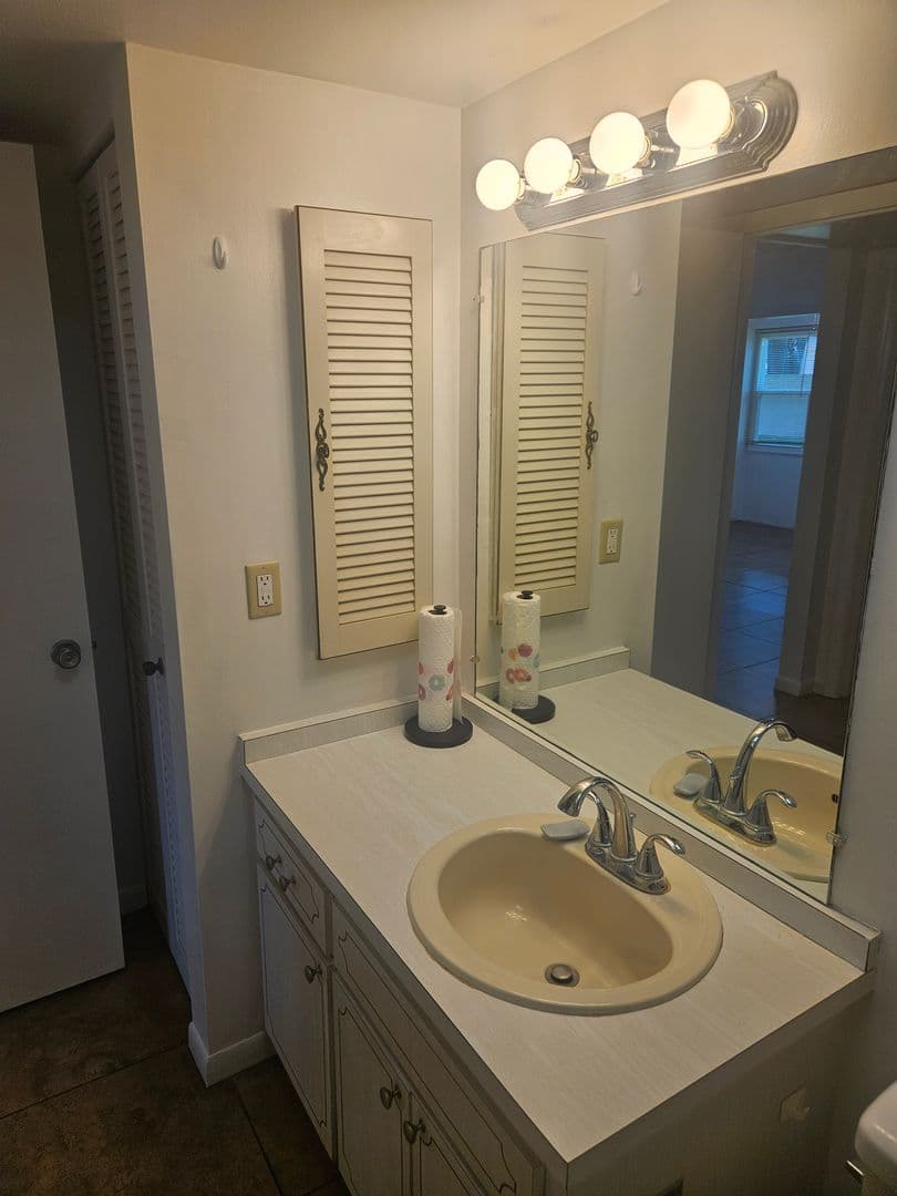 Clearwater House: 1845 S Highland Avenue