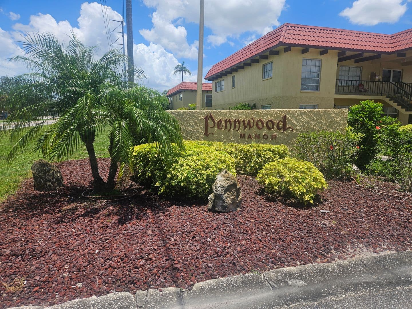 Clearwater House: 1845 S Highland Avenue