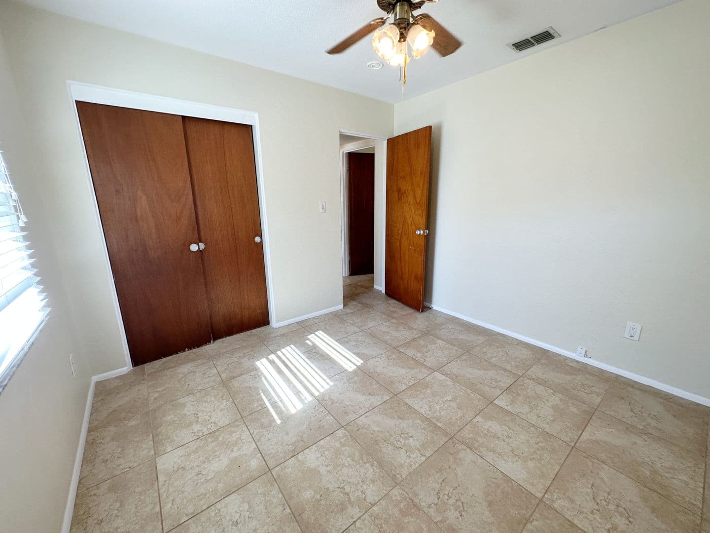 St Petersburg House: 1770 63rd Ave N,