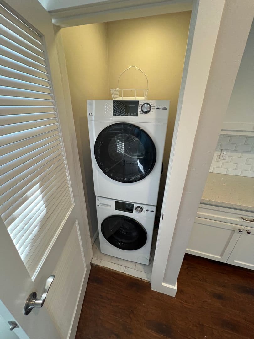 Walnut Creek Apartment: 1963 Trinity Ave