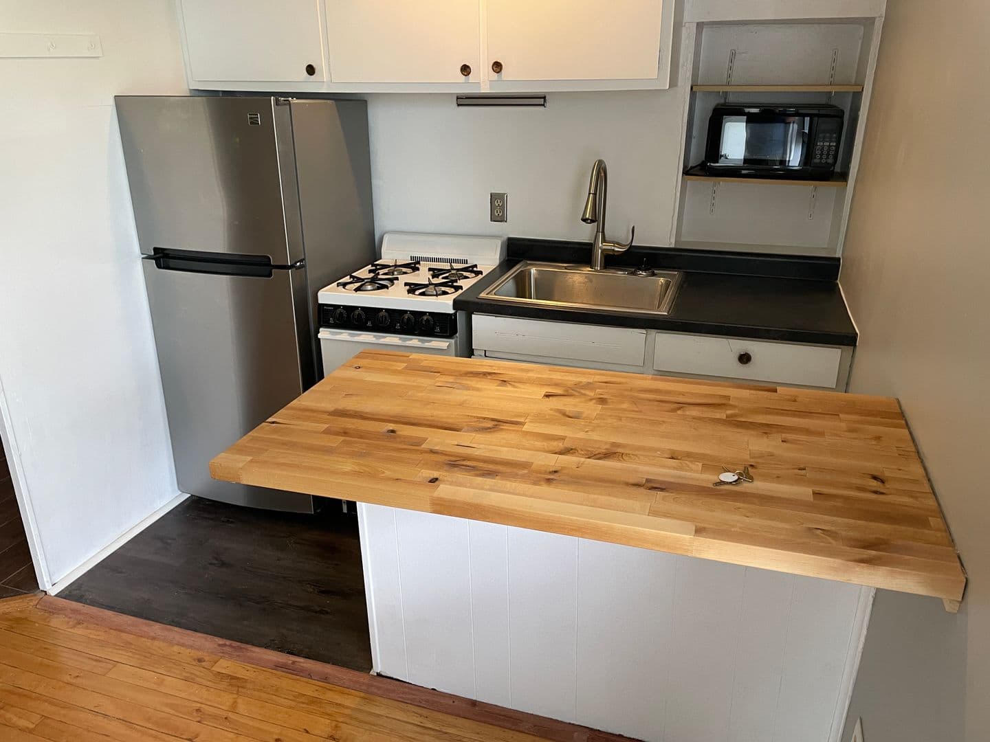 Minneapolis Apartment: 2118 Pillsbury Ave S
