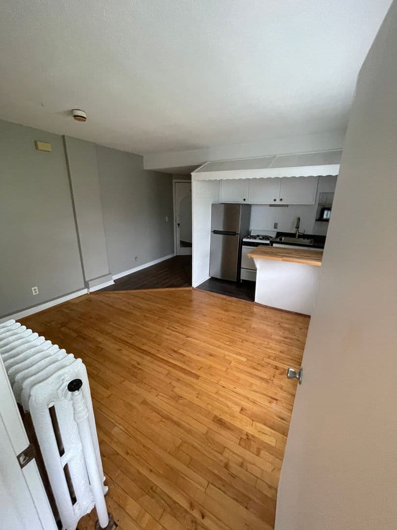 Minneapolis Apartment: 2118 Pillsbury Ave S