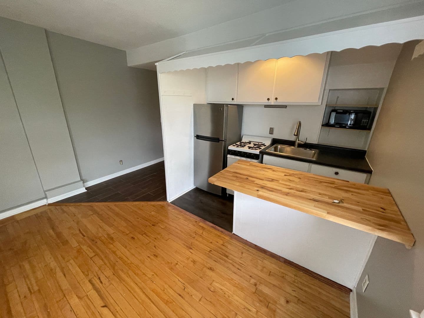 Minneapolis Apartment: 2118 Pillsbury Ave S