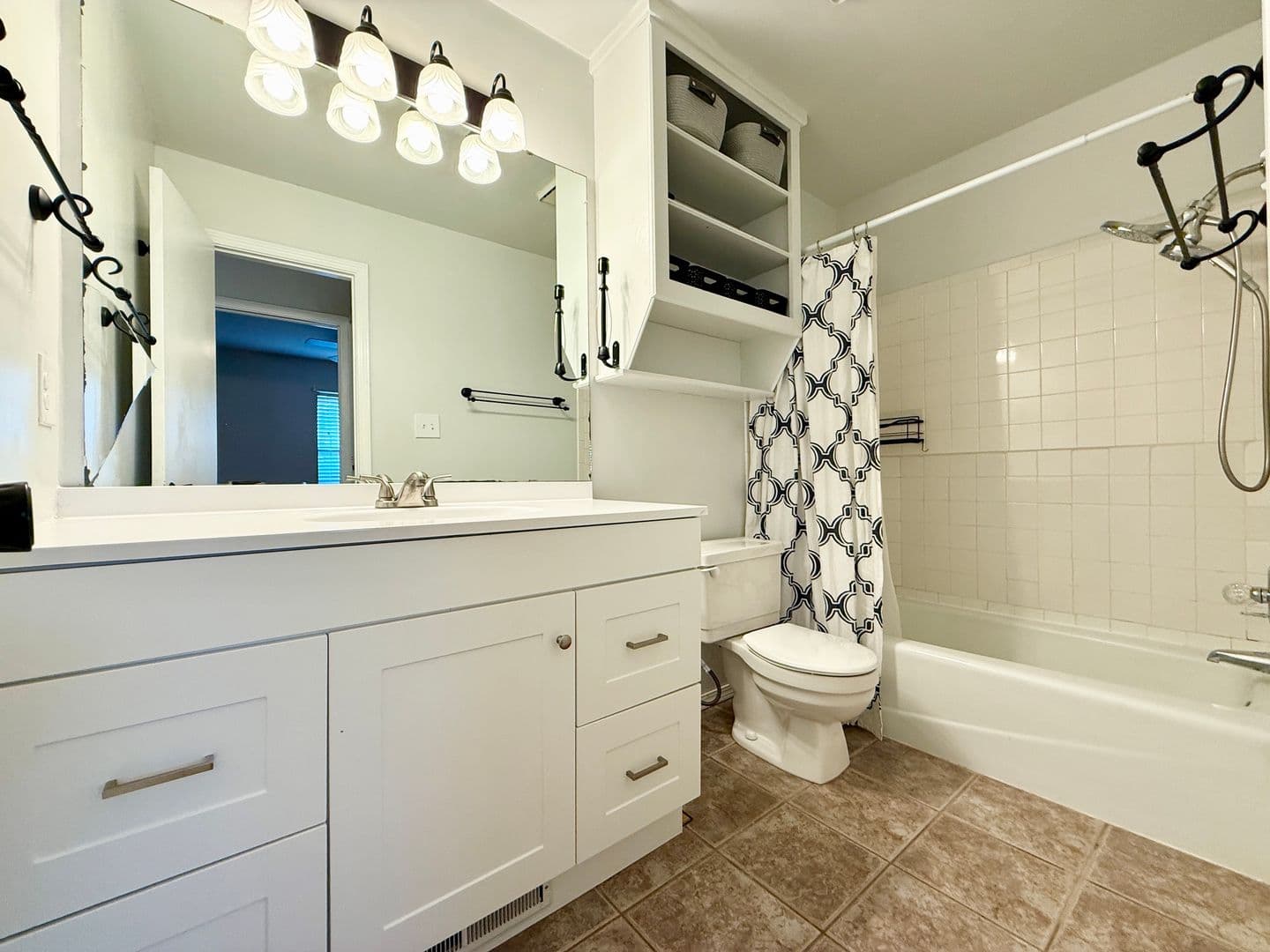 Norman House: 3608 Peregrine Dr