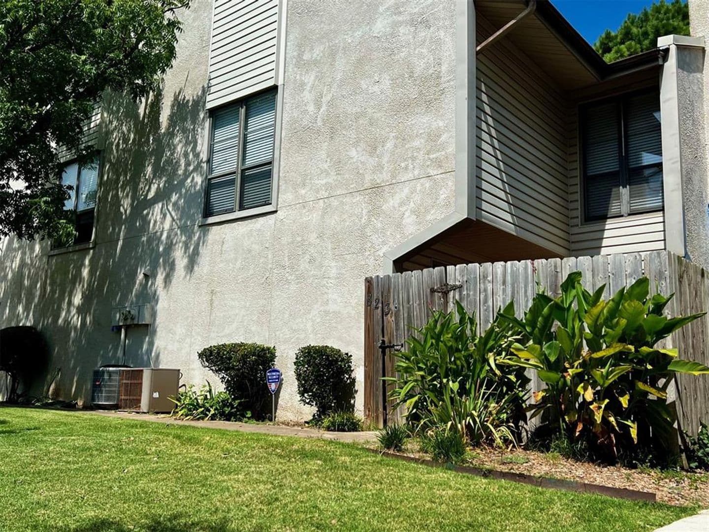 Norman House: 823 Cardinal Creek Blvd