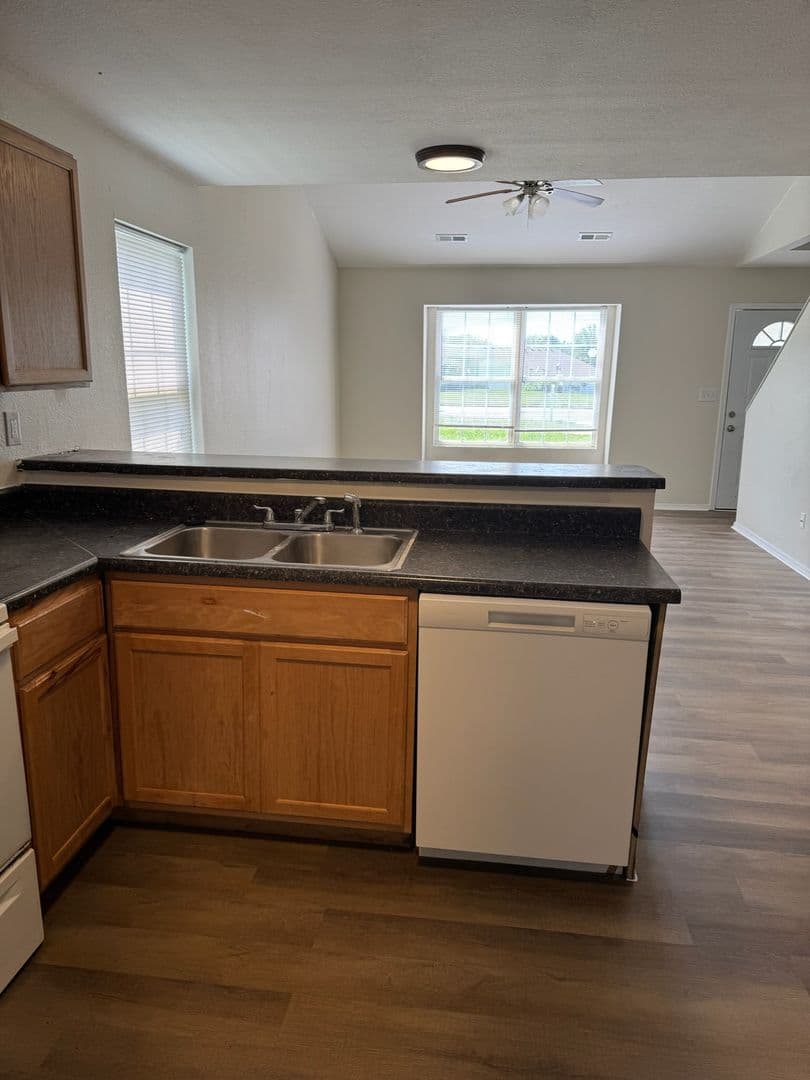 Columbia Apartment: 1717 - 1719 Hanover Blvd.