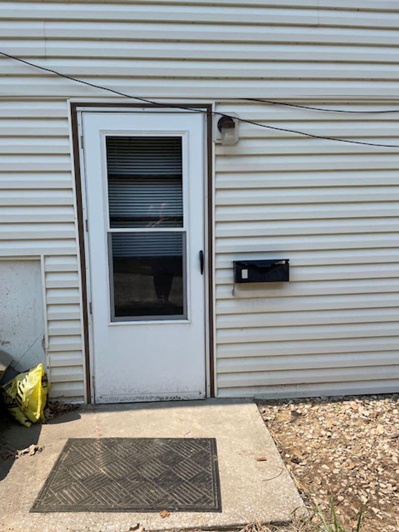 Columbia Apartment: 1700 Caniff Cir.