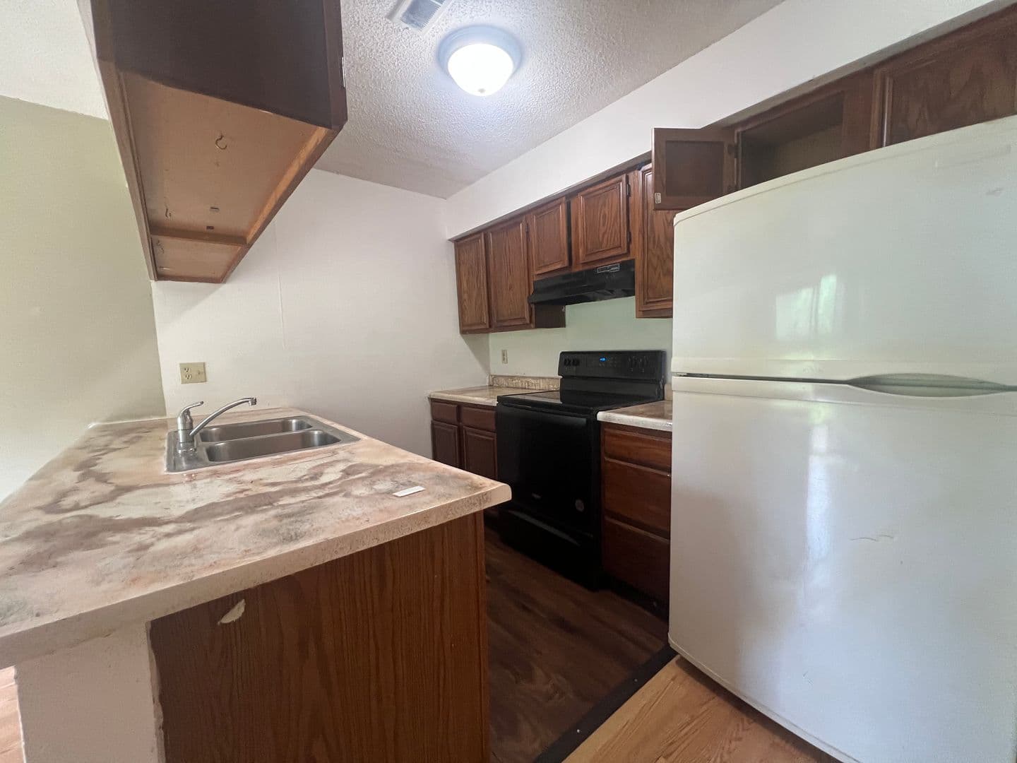 Columbia Apartment: 722-724 Clinkscales Rd.