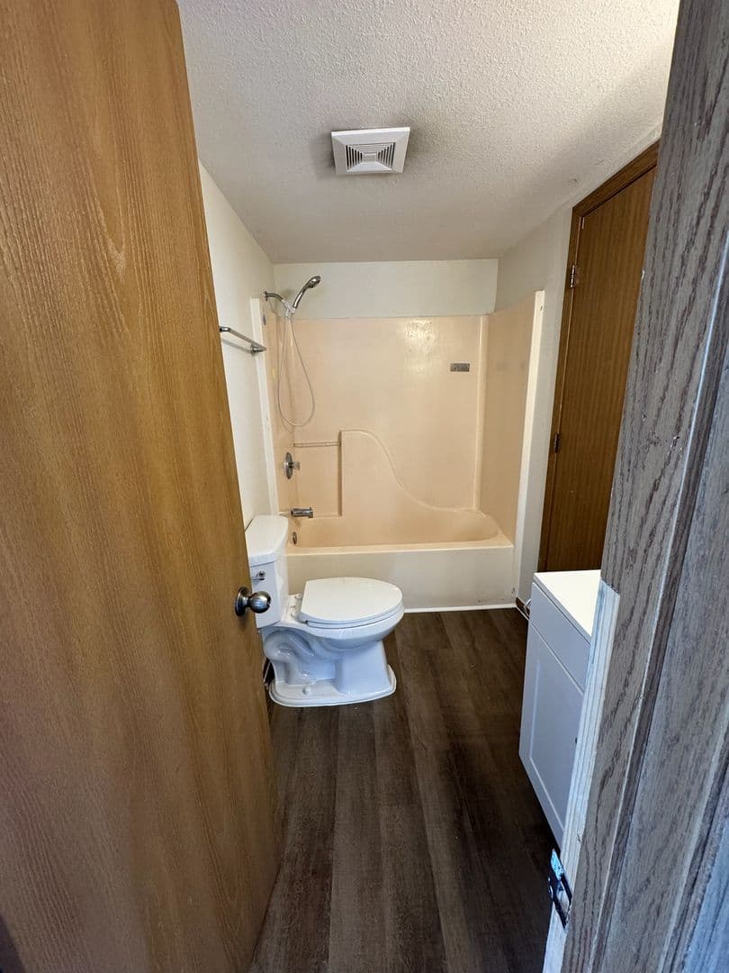 Columbia Apartment: 1717 - 1719 Hanover Blvd.