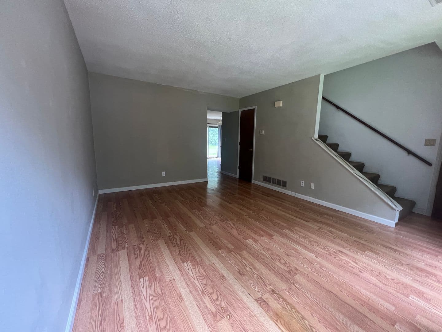 Columbia Apartment: 722-724 Clinkscales Rd.
