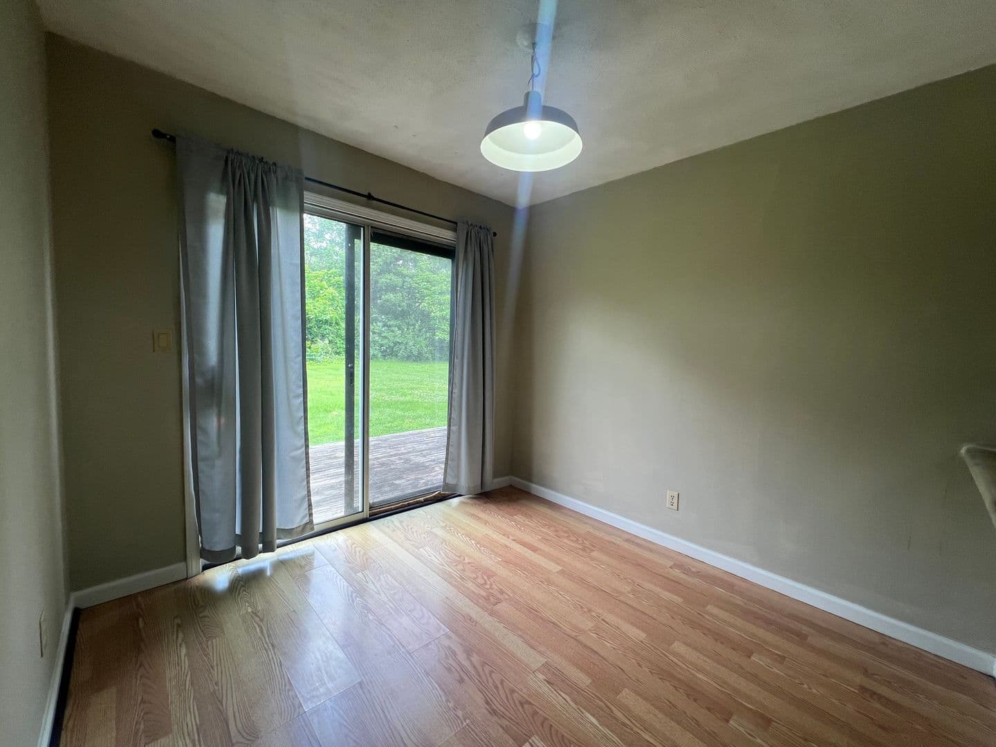Columbia Apartment: 722-724 Clinkscales Rd.