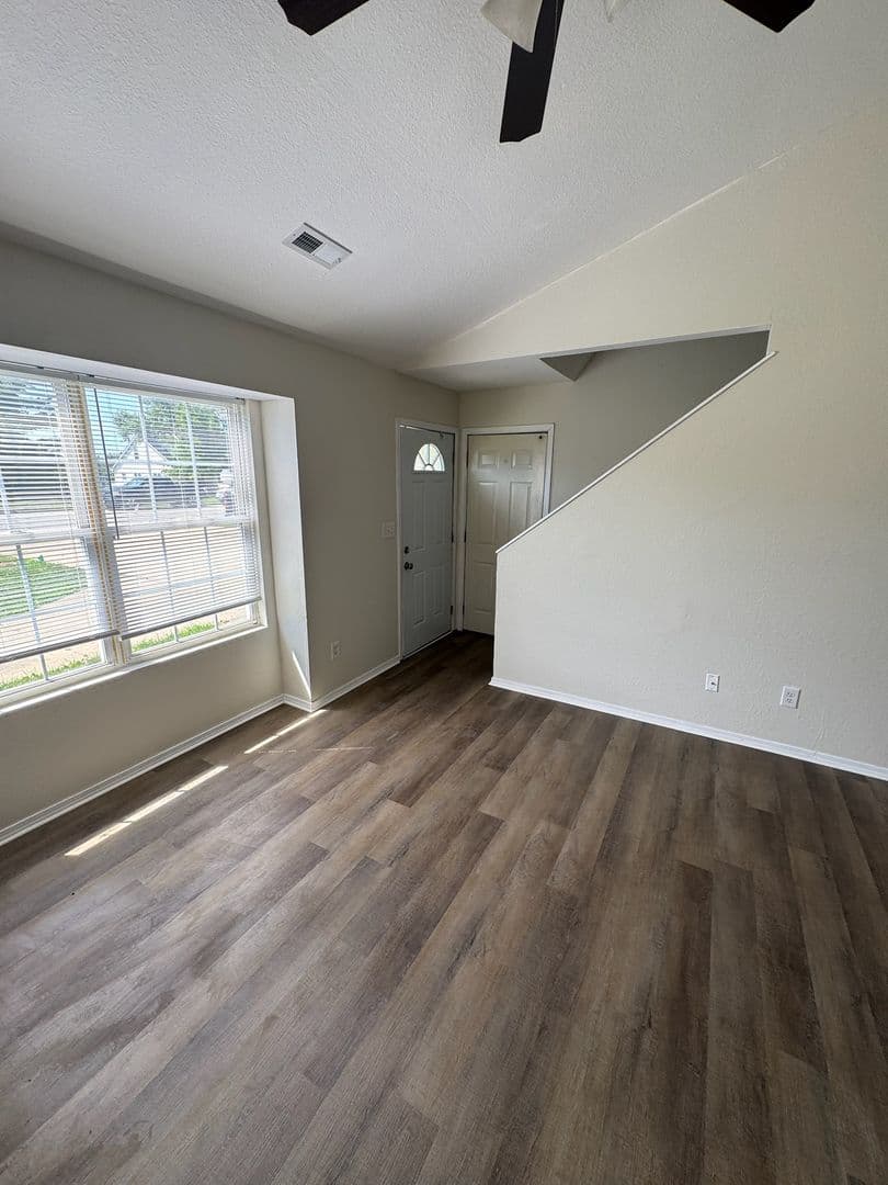Columbia Apartment: 1717 - 1719 Hanover Blvd.