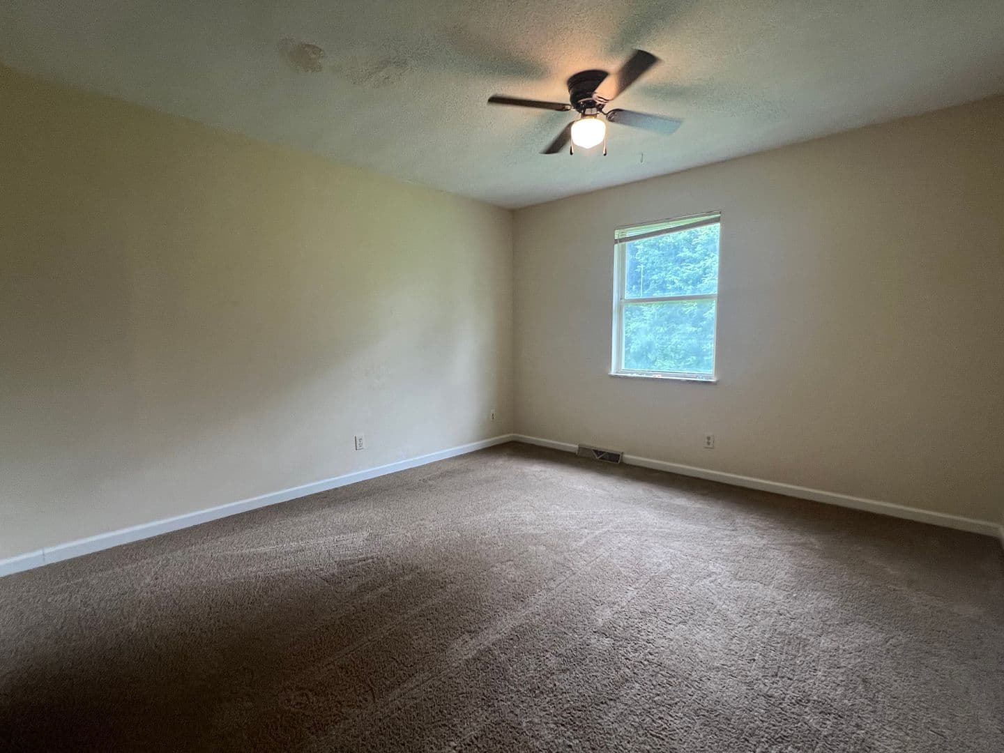 Columbia Apartment: 722-724 Clinkscales Rd.