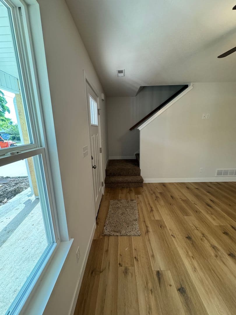Columbia Apartment: 112 E Forest Ave