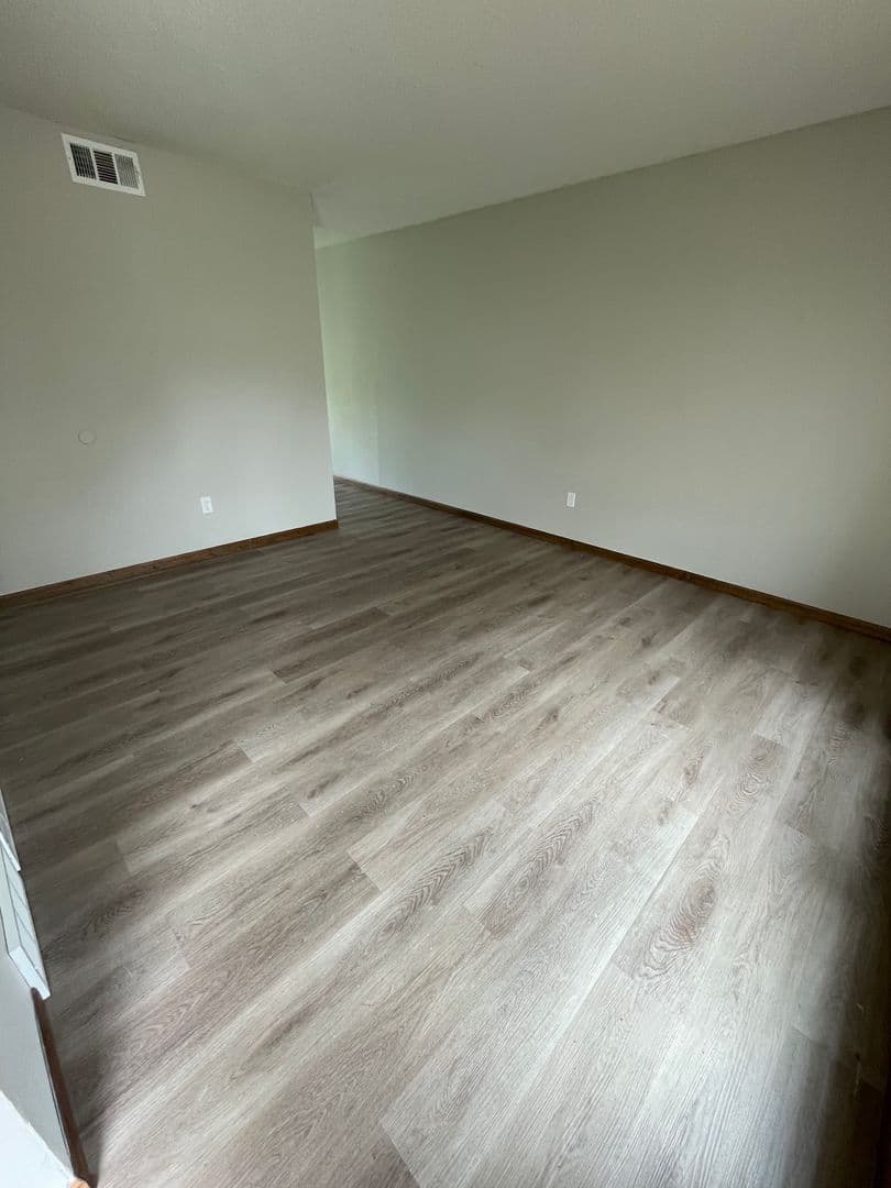 Columbia Apartment: 3540 - 3546 S Scott Blvd