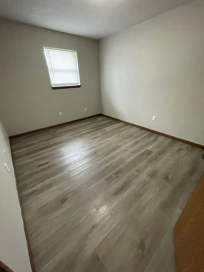 Columbia Apartment: 3540 - 3546 S Scott Blvd