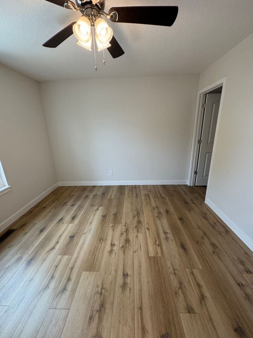 Columbia Apartment: 112 E Forest Ave