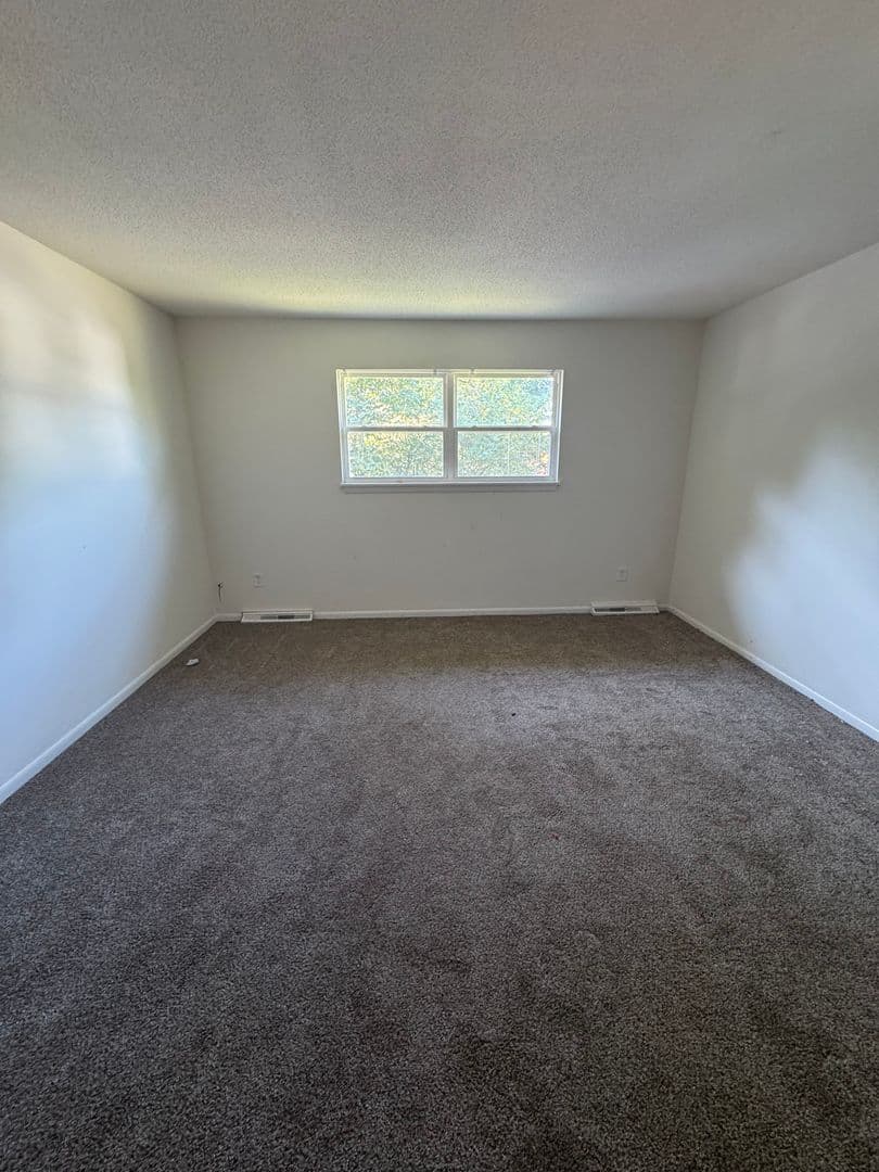 Columbia Apartment: 4333 - 4335 W. Bethany Dr