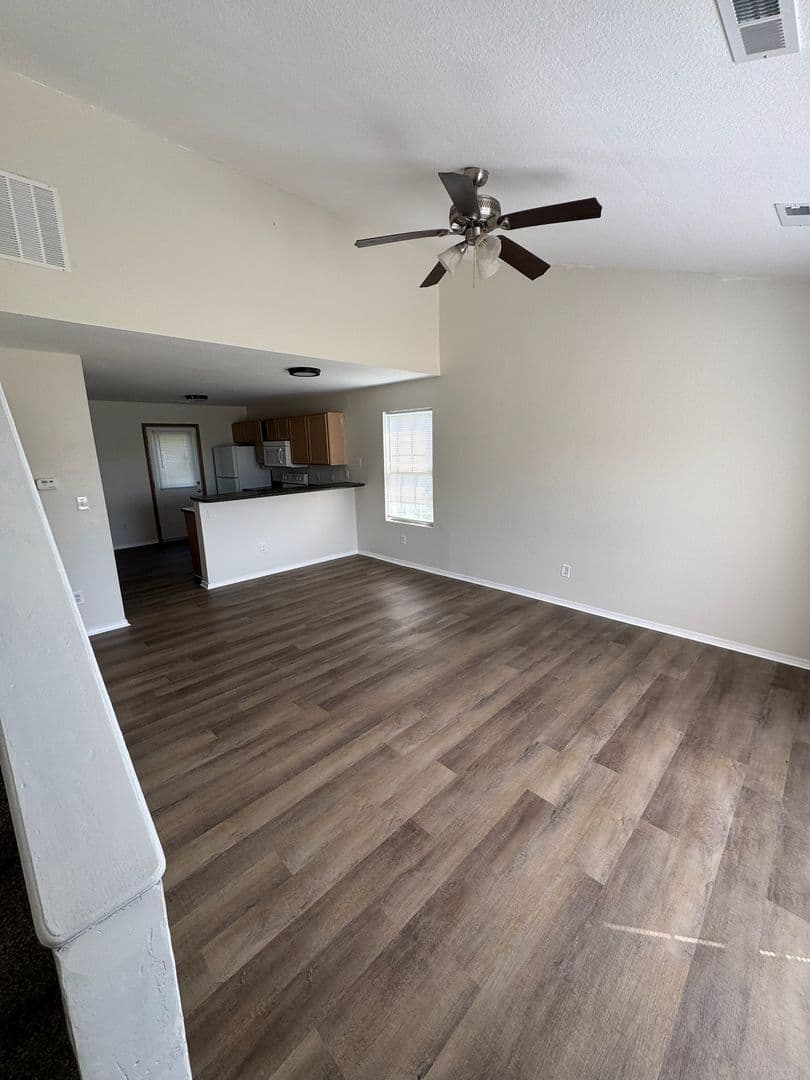 Columbia Apartment: 1717 - 1719 Hanover Blvd.