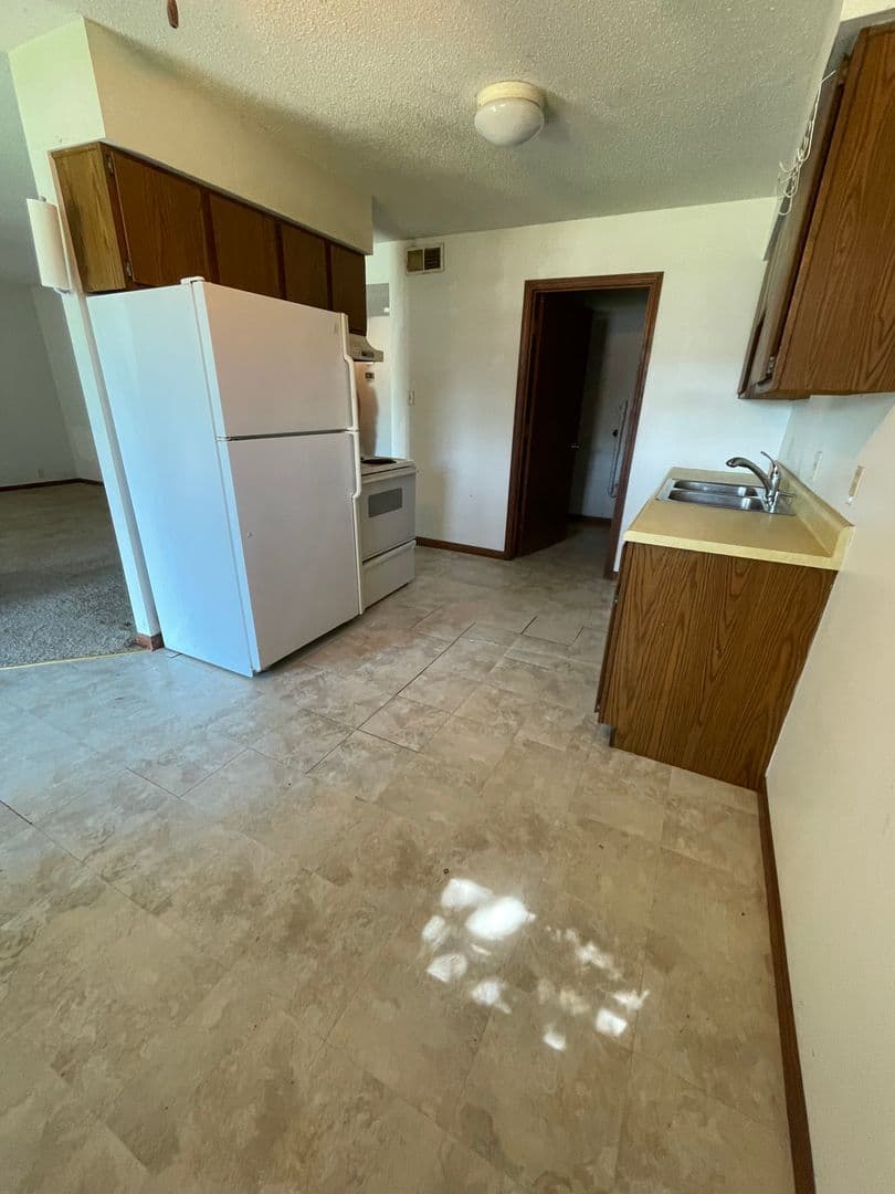 Columbia Apartment: 106 Southampton Dr - 4601 Bethel St