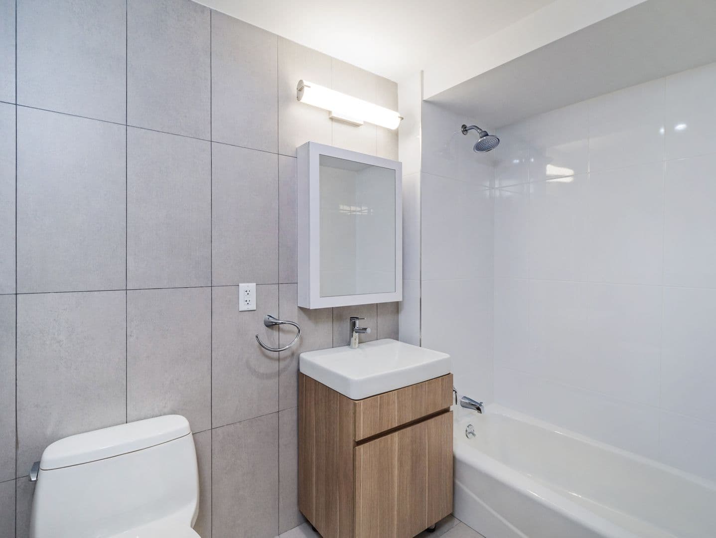 Astoria Apartment: 14-51 29th Avenue