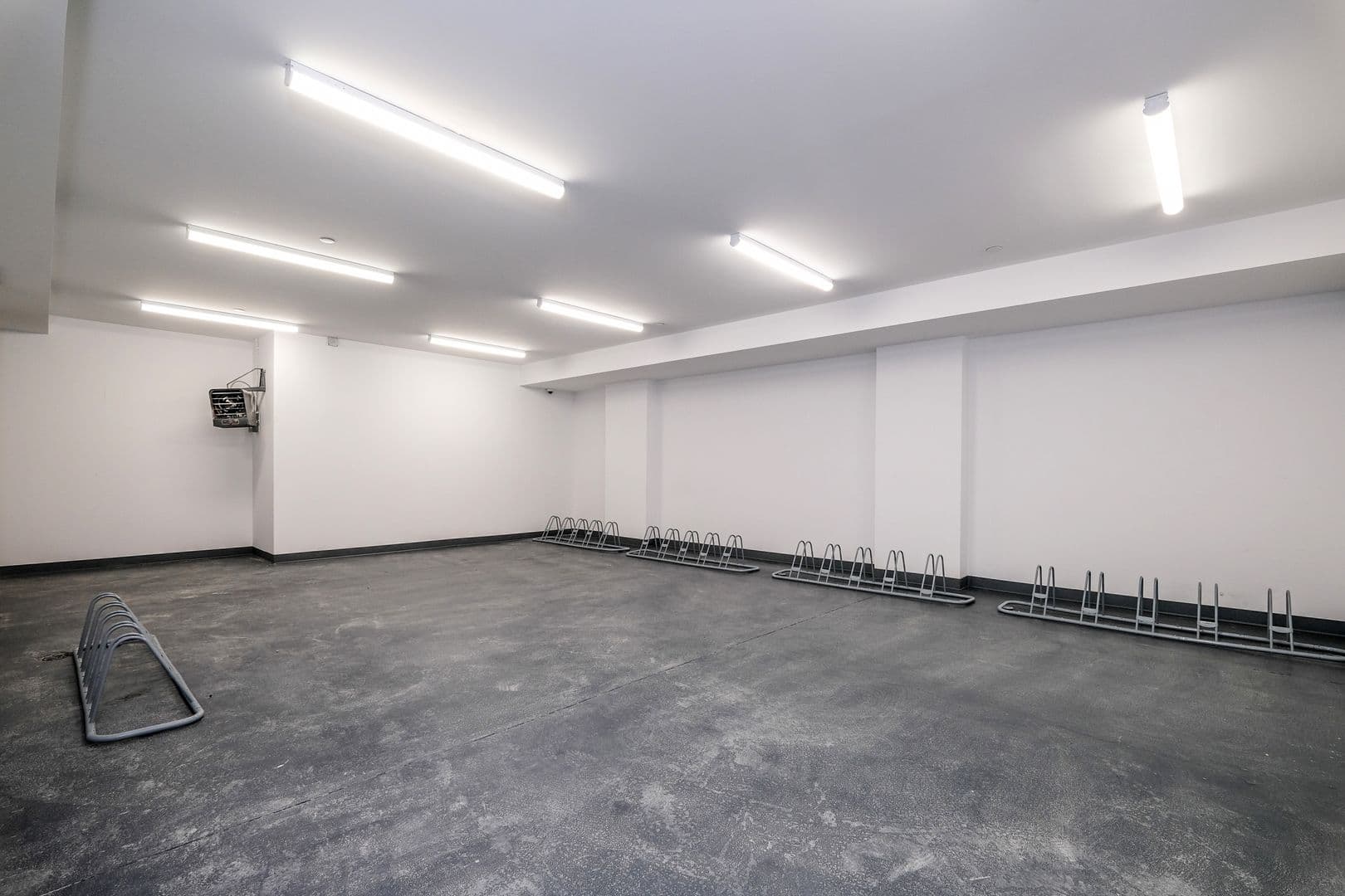 Astoria Apartment: 14-51 29th Avenue