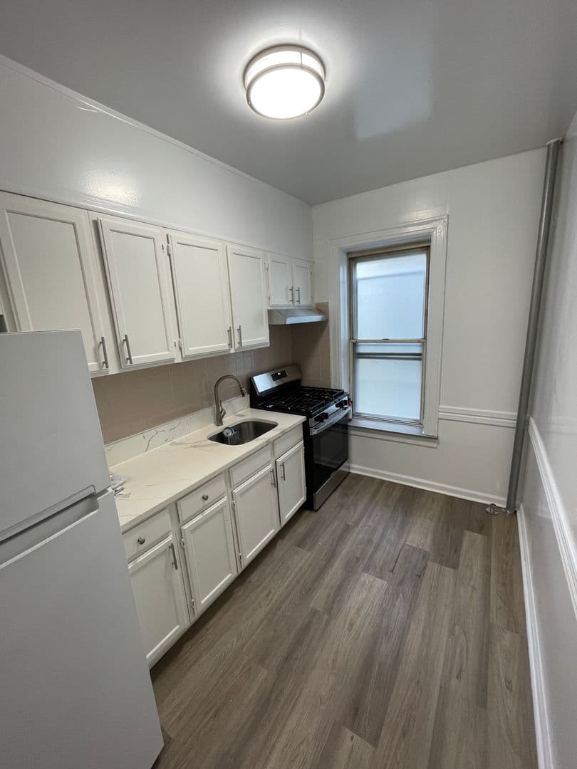 Astoria Apartment: 32-78 35th Street