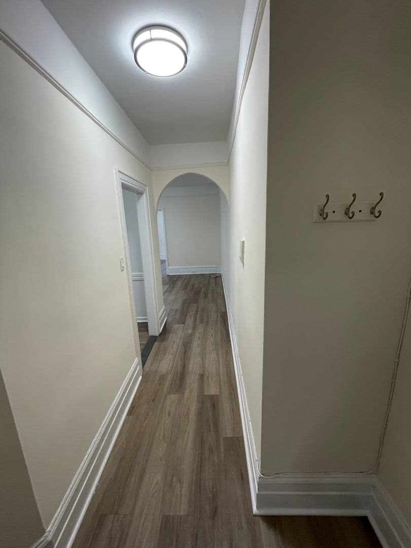 Astoria Apartment: 32-78 35th Street