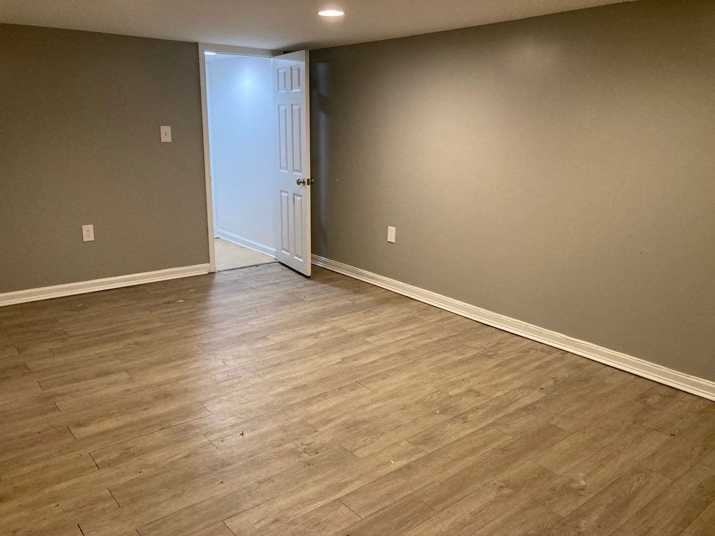 Baltimore Apartment: 3225 Cliftmont Avenue