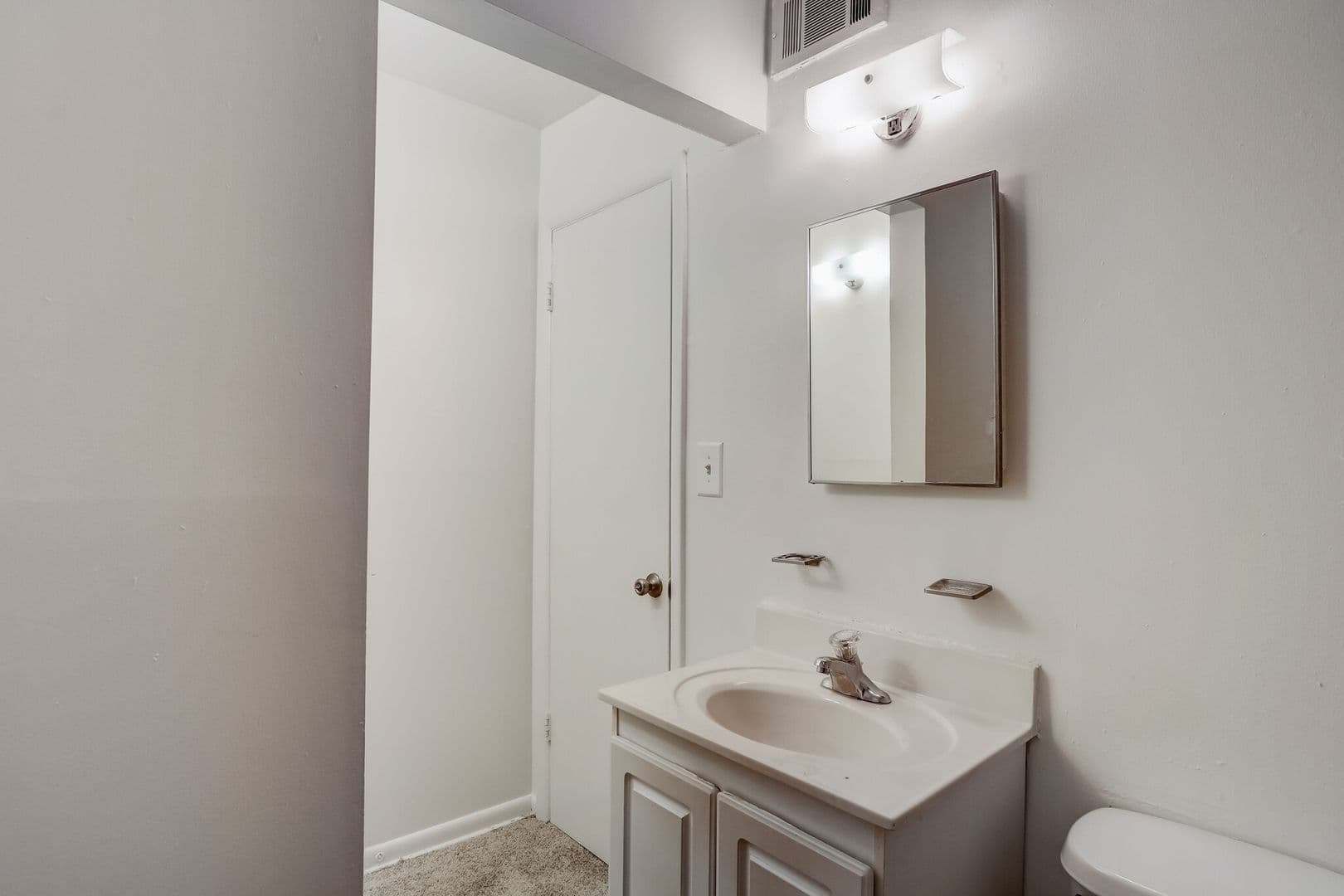 Baltimore Apartment: 4738 Wakefield Rd.