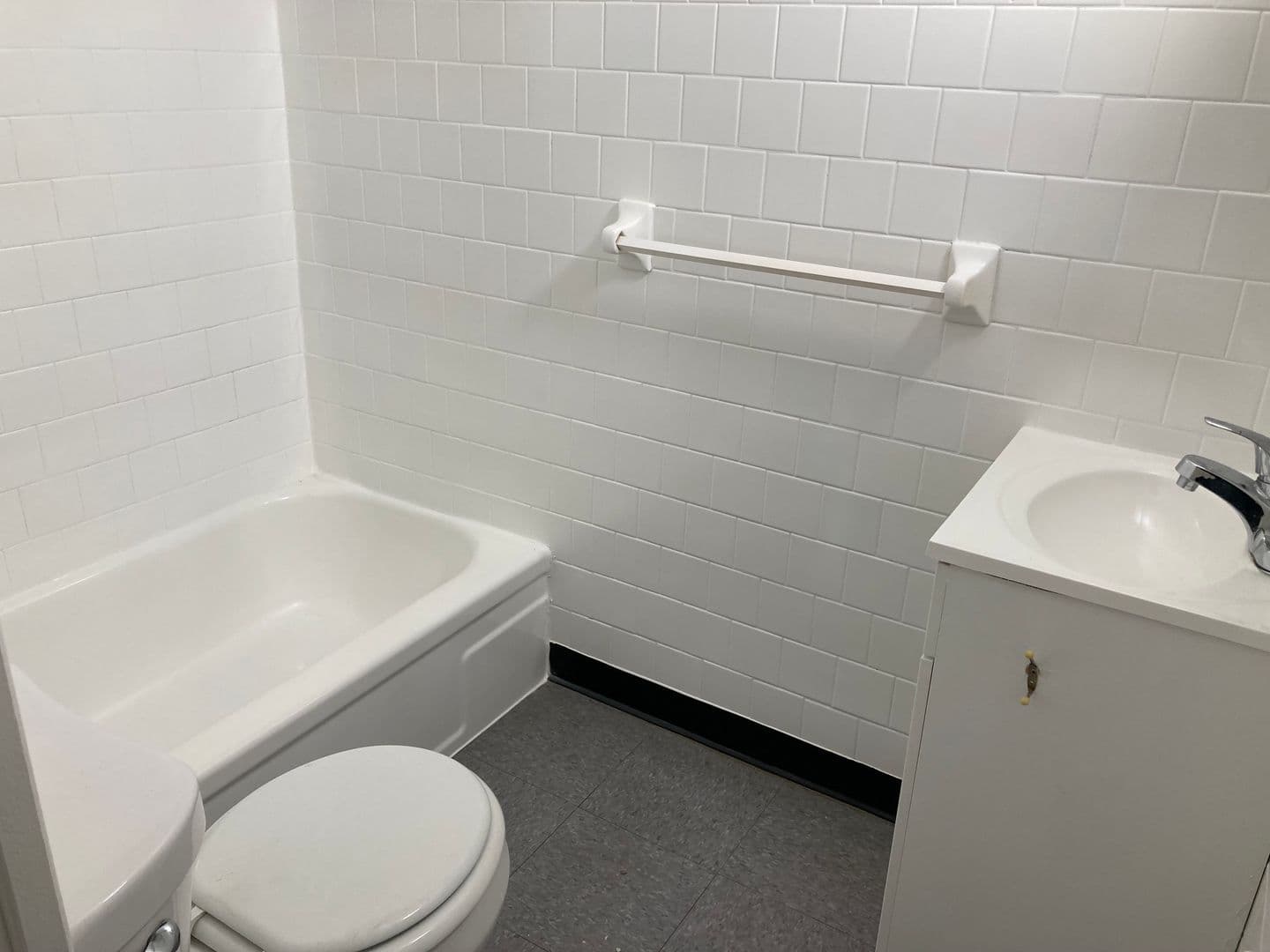 Baltimore Apartment: 121 West Saratoga Street