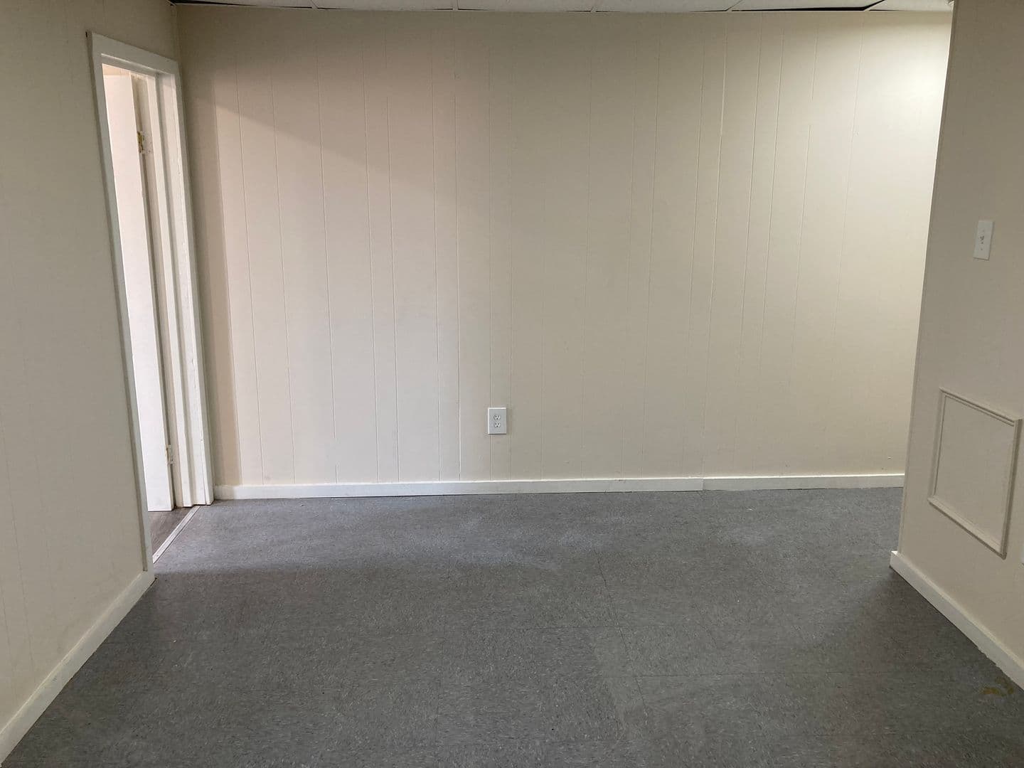 Baltimore Apartment: 121 West Saratoga Street