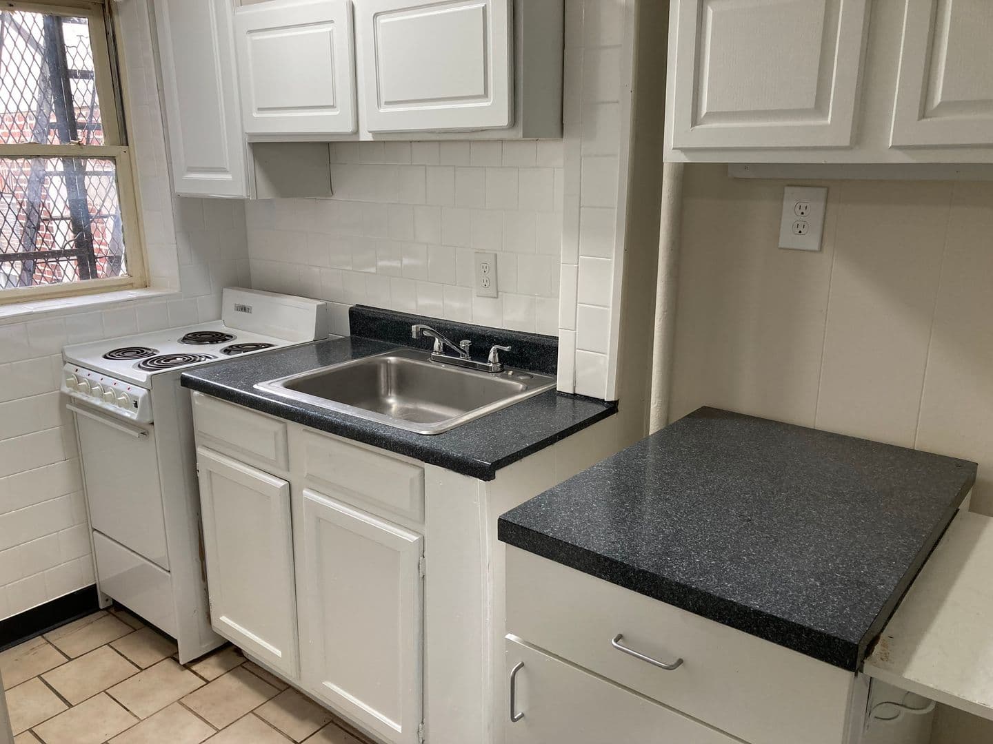 Baltimore Apartment: 121 West Saratoga Street
