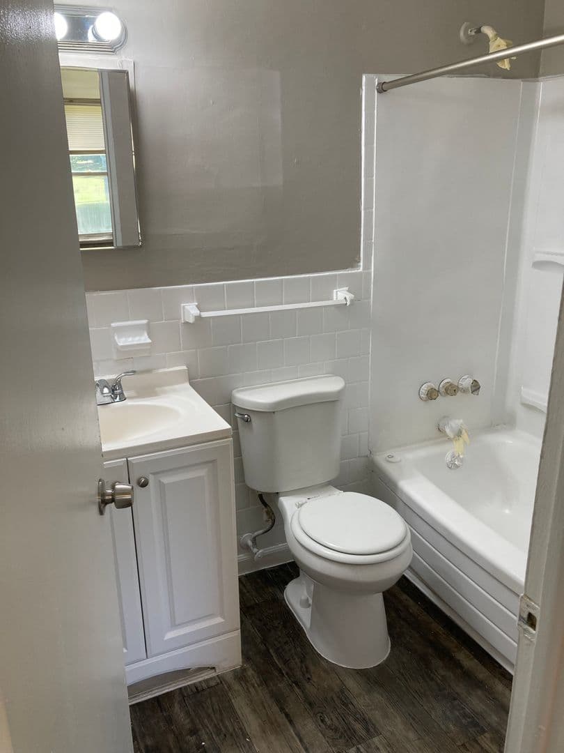 Baltimore Apartment: 5700-5706 Radecke