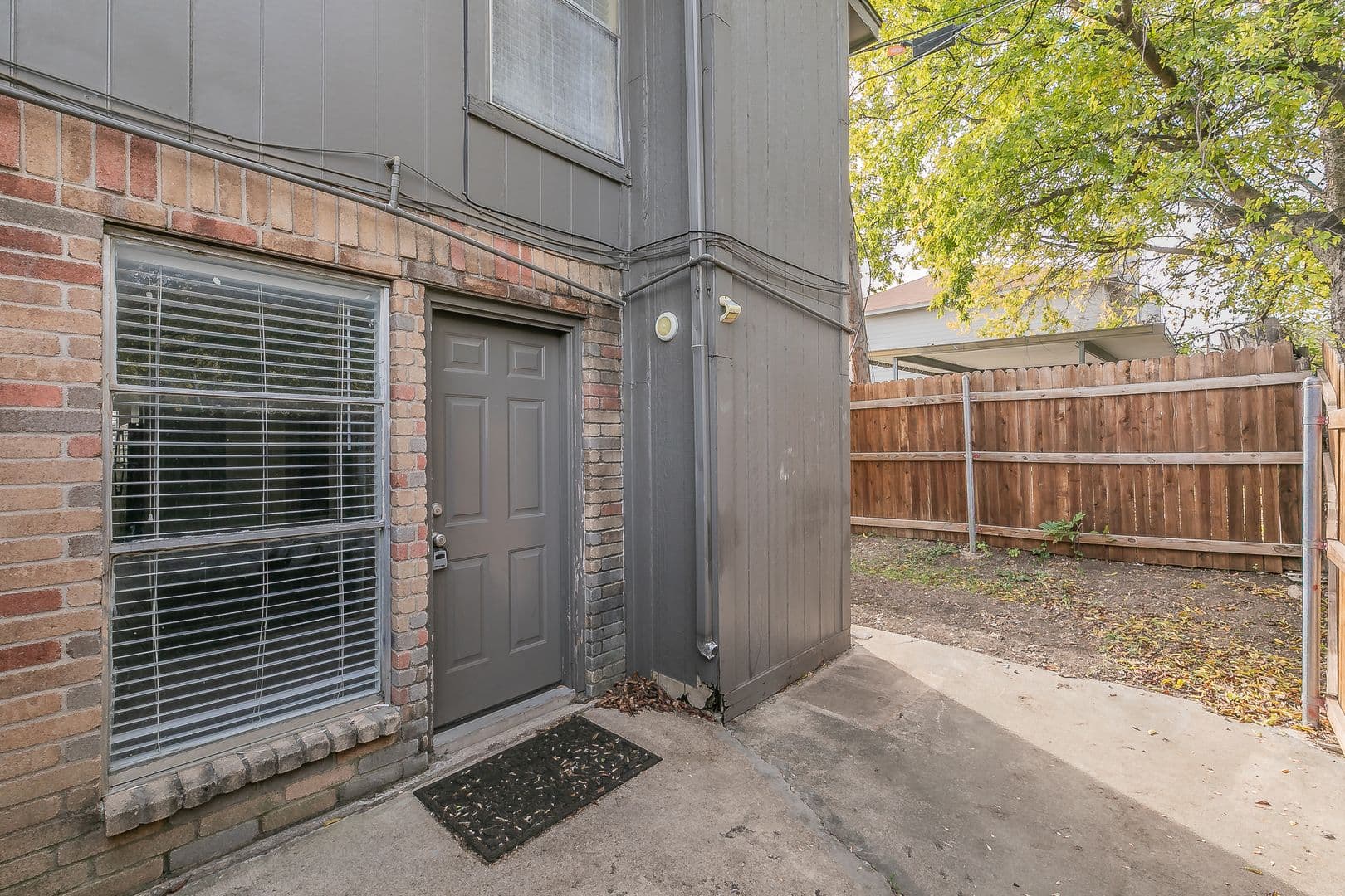 Fort Worth House: 7604 Chapin Road, Unit A