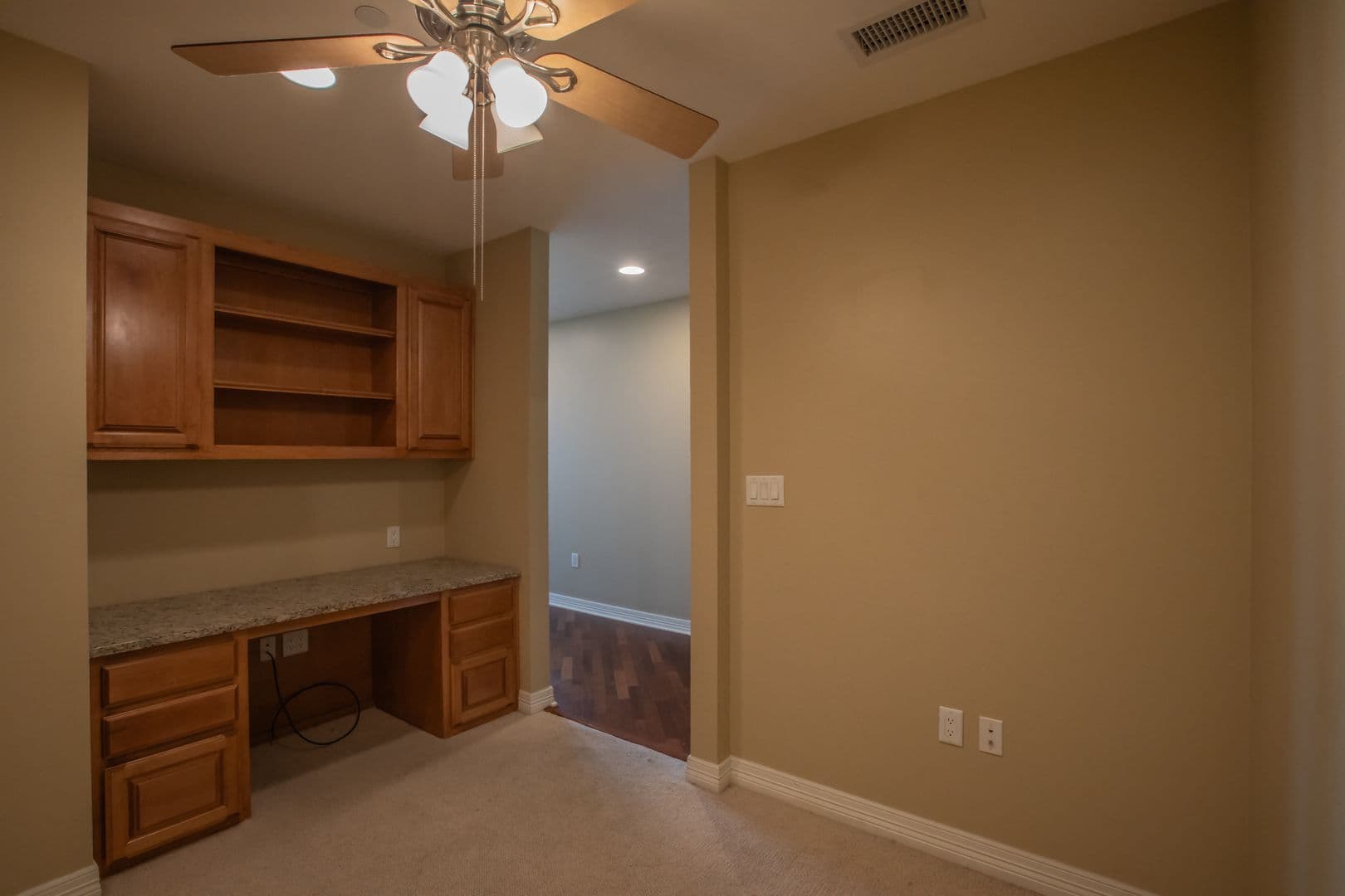 Fort Worth House: 500 Throckmorton St., #2502