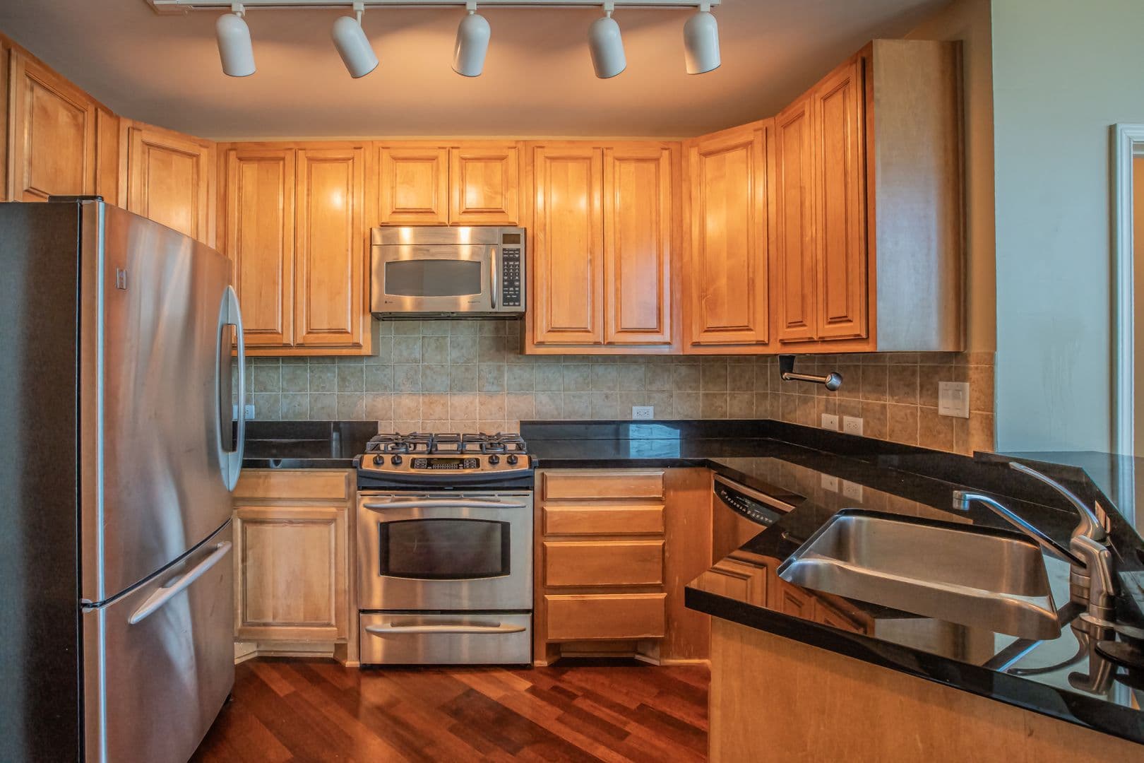 Fort Worth House: 500 Throckmorton St., #2502