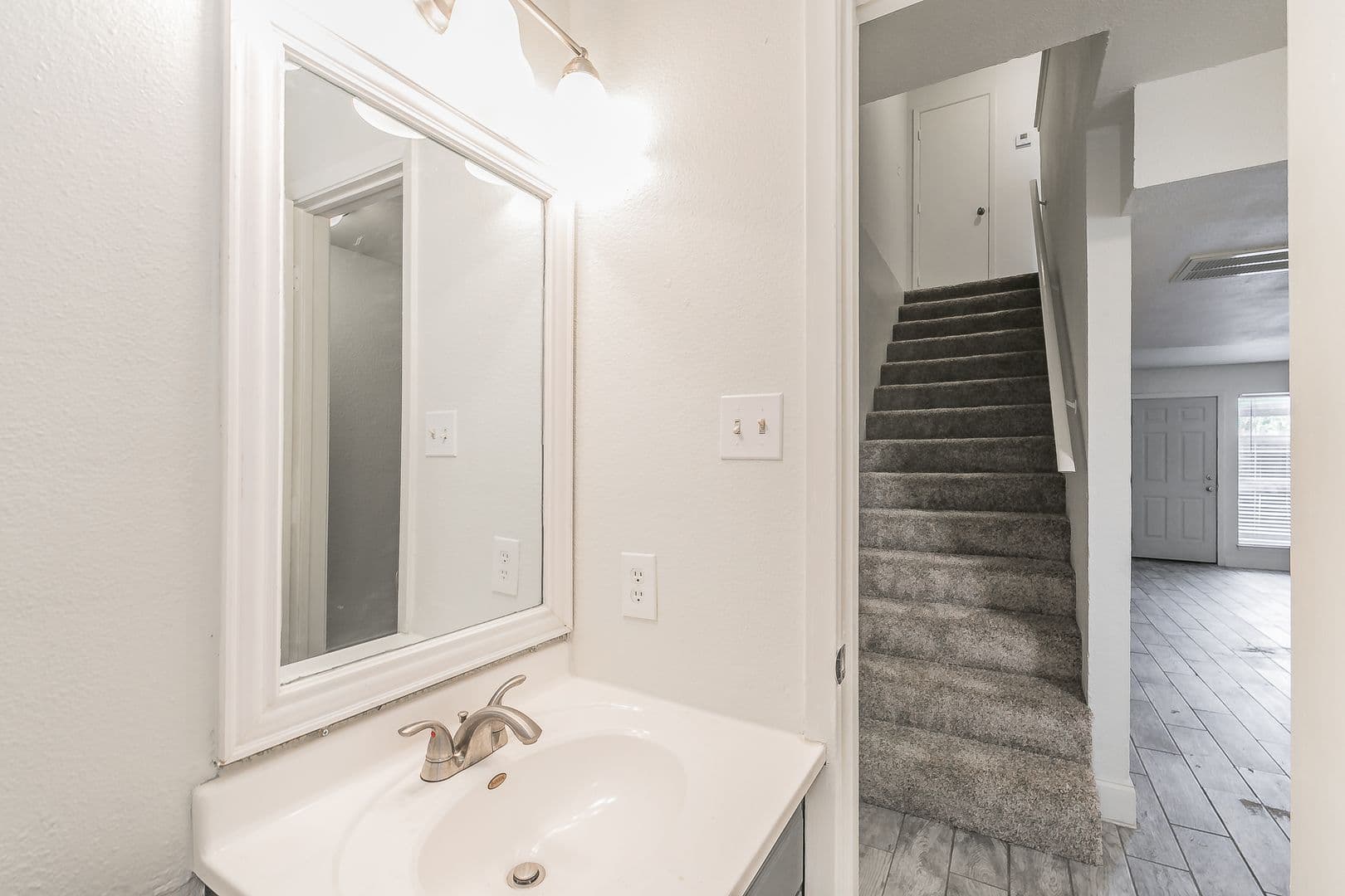 Fort Worth House: 7604 Chapin Road, Unit A