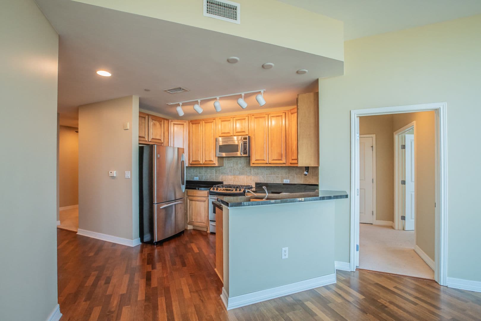 Fort Worth House: 500 Throckmorton St., #2502