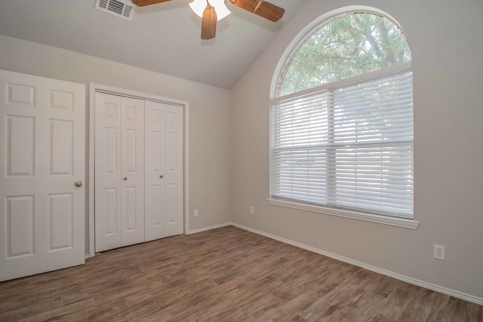 Aledo House: 437 Hillside Drive