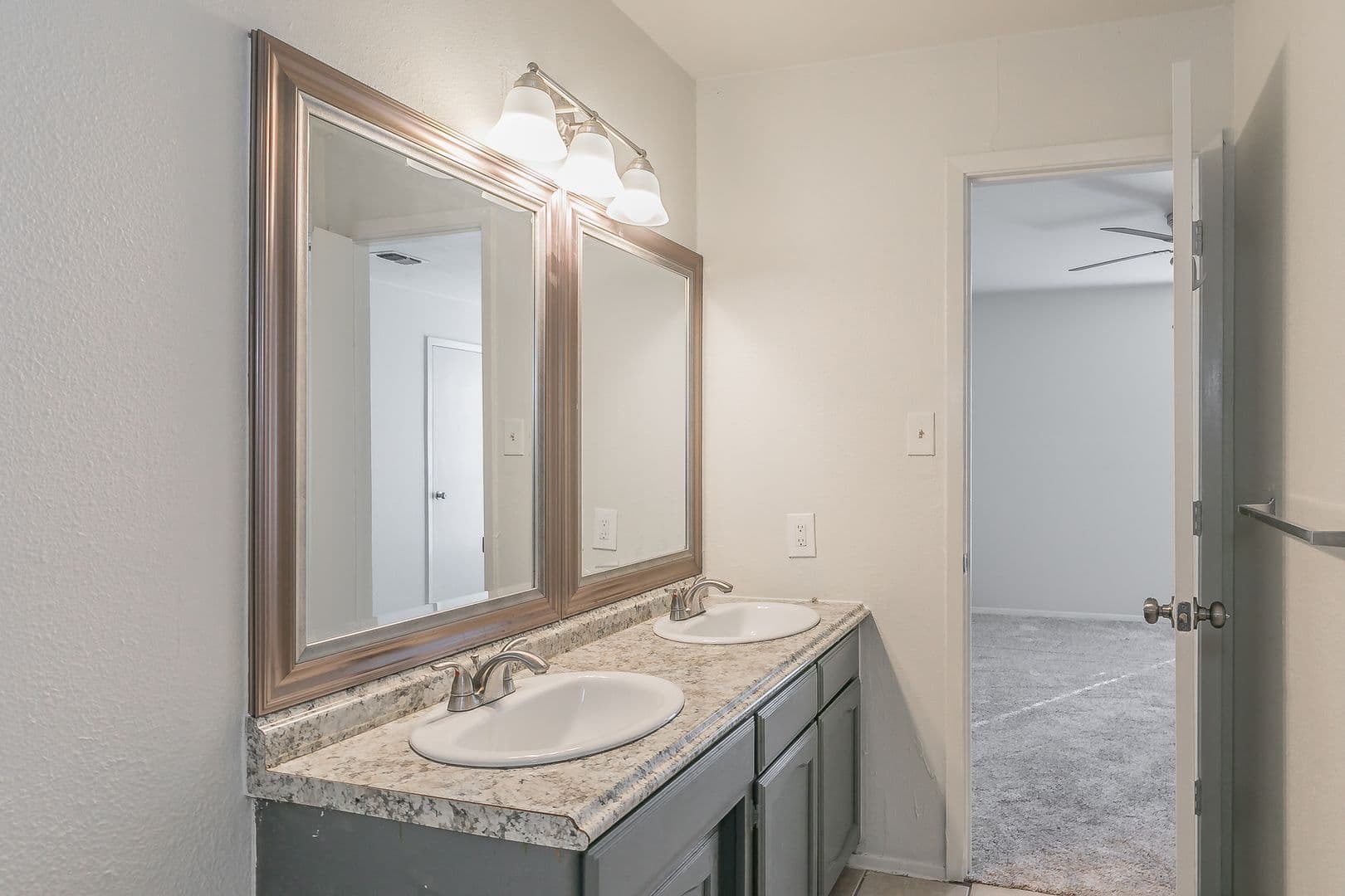 Fort Worth House: 7604 Chapin Road, Unit A