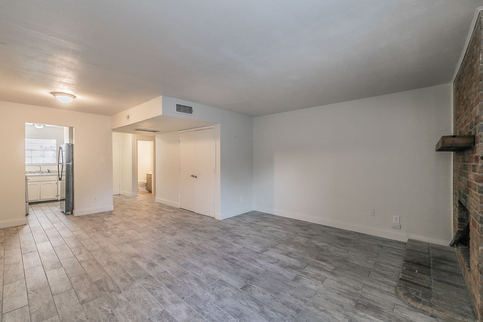 Fort Worth House: 7604 Chapin Road, Unit A