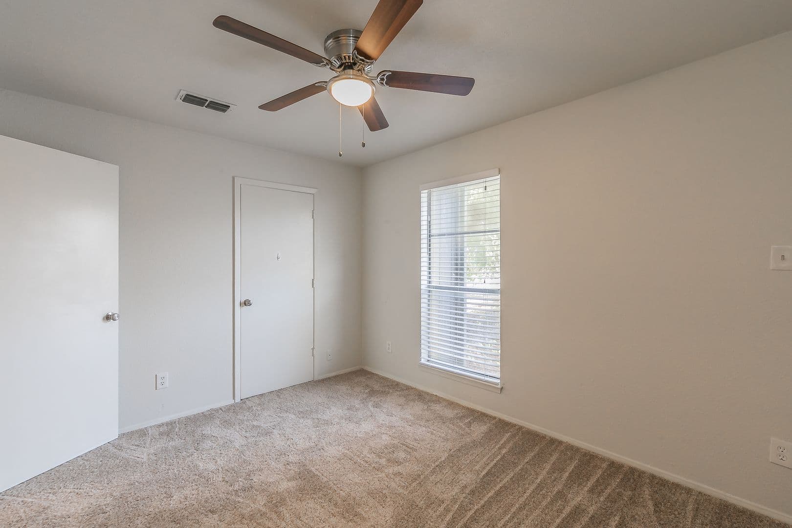 Fort Worth House: 7604 Chapin Road, Unit A